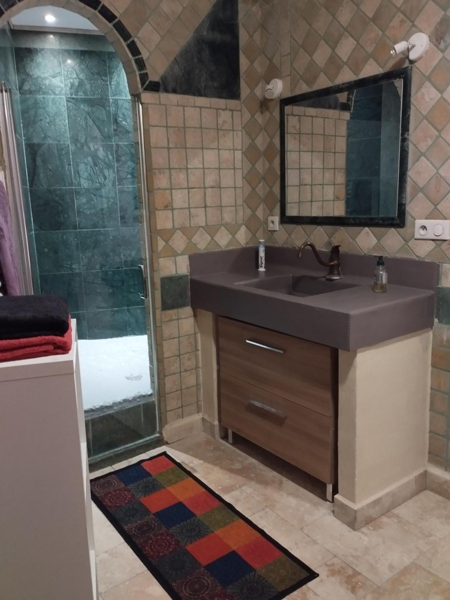 Tres Bel Appartement Cosy Et Chaleureux A 尼姆 外观 照片
