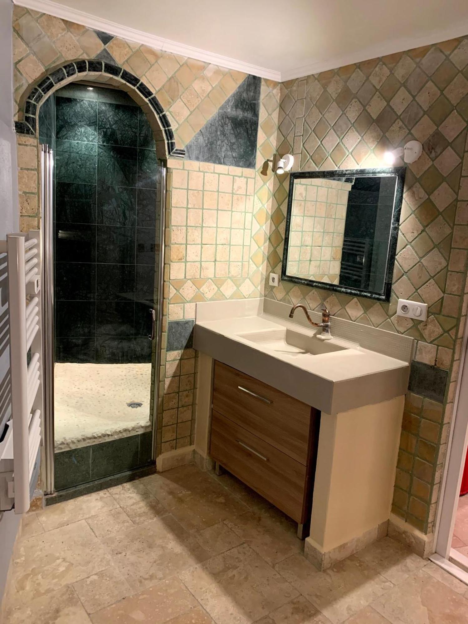 Tres Bel Appartement Cosy Et Chaleureux A 尼姆 外观 照片